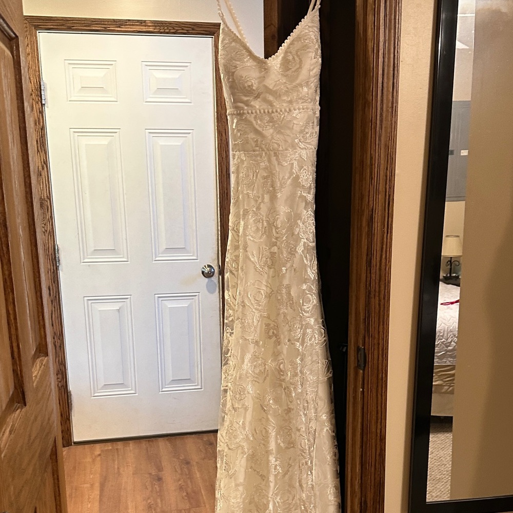Ivory Lace Bridal Gown